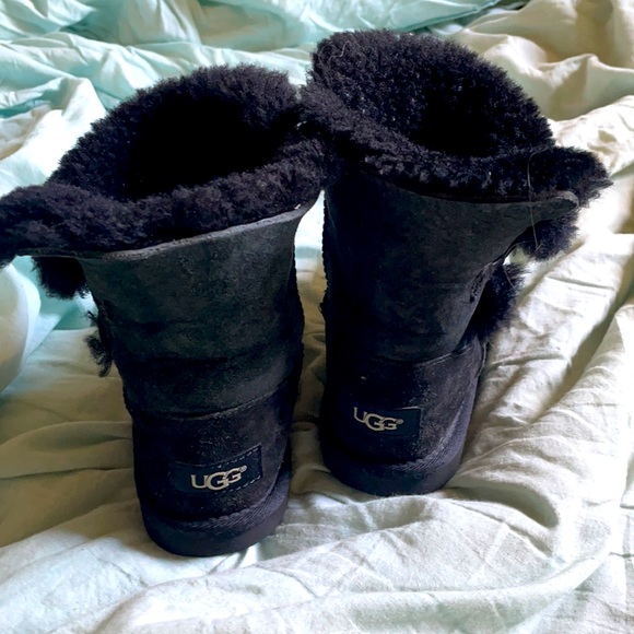 I am selling these super comfy UGGS! - Picture 2 of 2